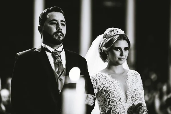 Larissa Michnik e Aureliano Mundim dizem “sim” em festa romântica