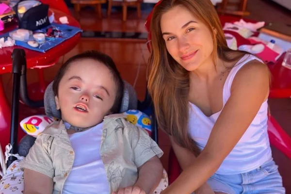 Neto de Ratinho, Noah completa 8 anos e ganha declaração da mãe, Bruna Massa: "Milagre" - Metrópoles