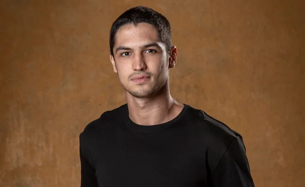 Gabriel Leone