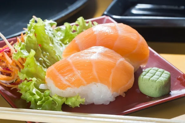 O que o sushi tem a ver com o sunonomo? Aprenda o bê-a-bá da cozinha japonesa