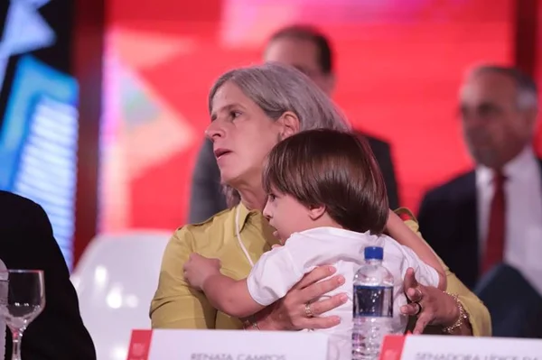 Rollemberg se encontra com viúva de Eduardo Campos em Brasília
