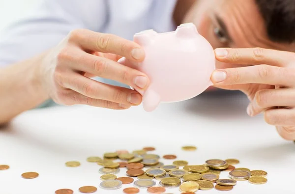 Mais uma vez, GDF diz não ter dinheiro para pagar salário de servidor