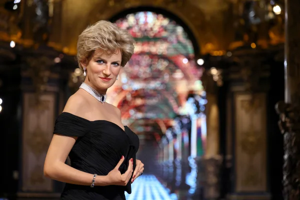 princesa diana lady di estilo moda fashion museu de cera boneco estatua vestido da vingança - metrópoles