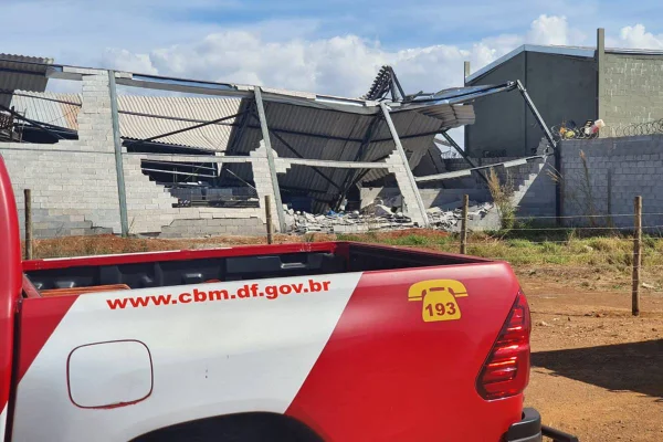 Desabamento de galpão em Ceilândia