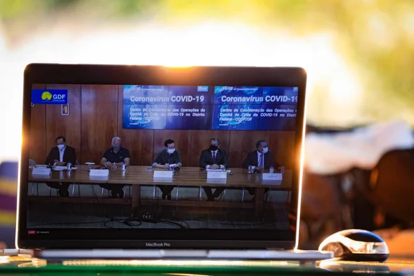 Reprodução da Coletiva de imprensa do Buriti, sobre o combate à Covid-19, transmitida pelas redes da Agência Brasília