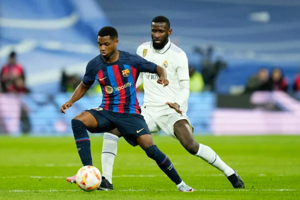Acusado de comprar arbitragem, Barça pode ser excluído da Champions
