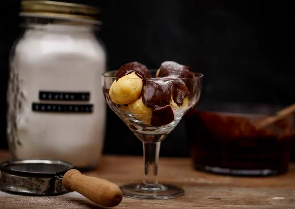 Aprenda a preparar receita de deliciosos profiteroles