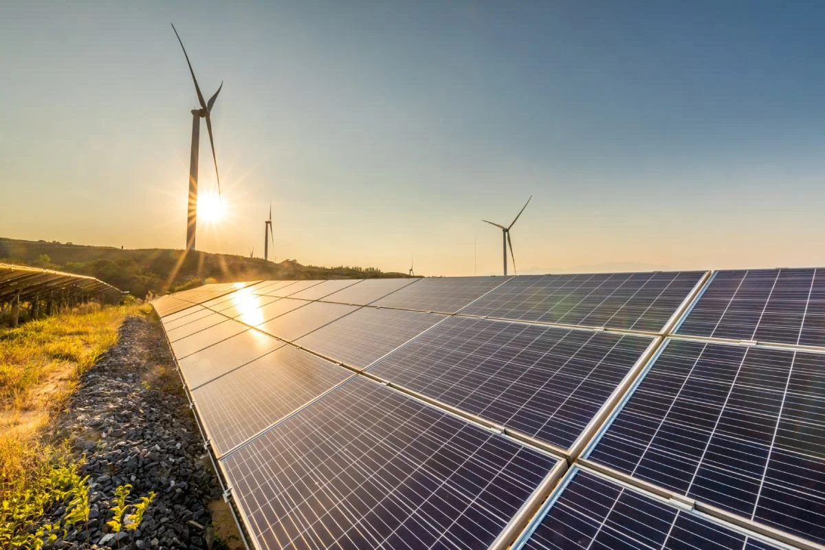 Neoenergia é alvo de protestos sobre atrasos na energia solar no DF