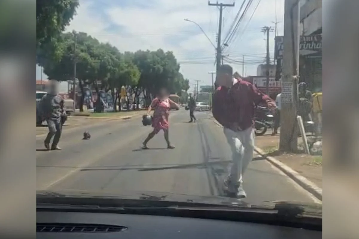 Agiotas travestidos de motoboys tomam "apavoro" ao cobrar família no DF