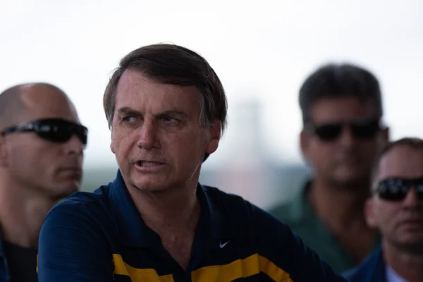 Ao comparar com Venezuela, Bolsonaro critica medidas de Fernández