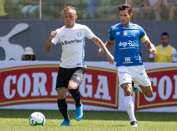 Grêmio vai ao Independência e aplica goleada no Cruzeiro