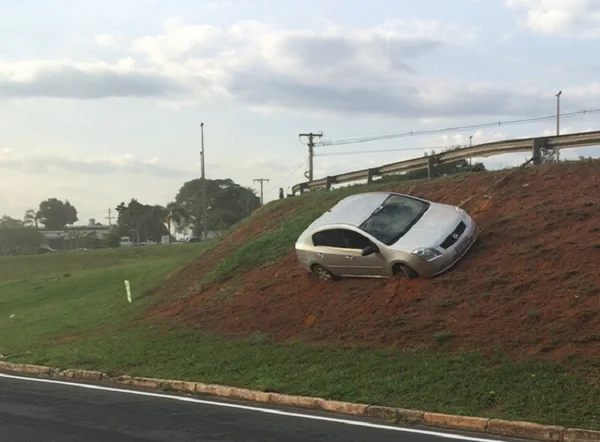 Acidente causa lentidão no trânsito da BR-020, entre o Plano Piloto e Sobradinho