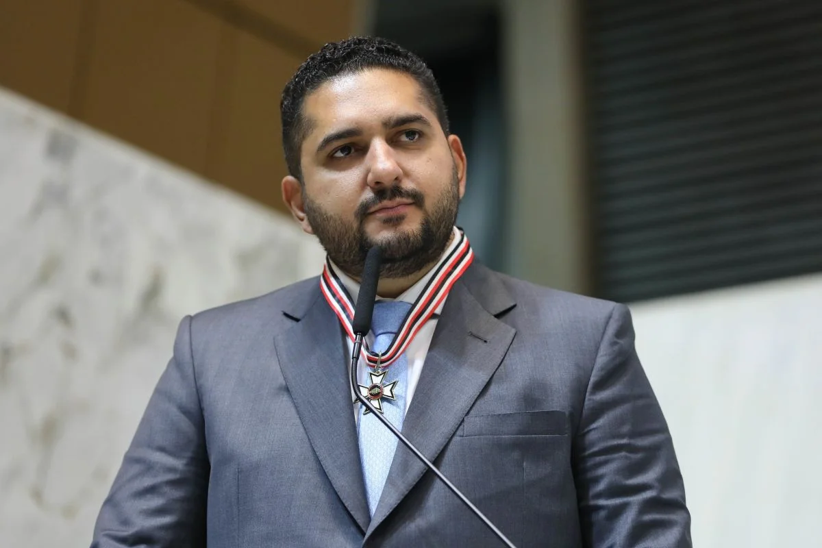 Nikolas puxa à Câmara ex-secretário do governo Lula eleito com nome falso - imagem 2 Nikolas puxa à Câmara ex-secretário do governo Lula eleito com nome falso - imagem 2