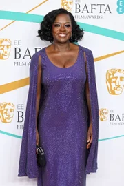 Nem no tapete vermelho a Stella McCartney deixa de lado a sustentabilidade. O vestido usado por Viola Davis foi feito em acetato de celulose, "um tecido luxuoso e versátil feito de polpa de madeira rastreável" Nem no tapete vermelho a Stella McCartney deixa de lado a sustentabilidade. O vestido usado por Viola Davis foi feito em acetato de celulose, "um tecido luxuoso e versátil feito de polpa de madeira rastreável"