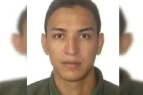 Imagem colorida mostra médico suspeito de estuprar pacientes - Metrópoles