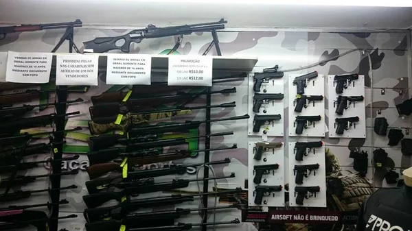 Maia ao STF: 18 projetos tramitam na Câmara contra decreto das armas
