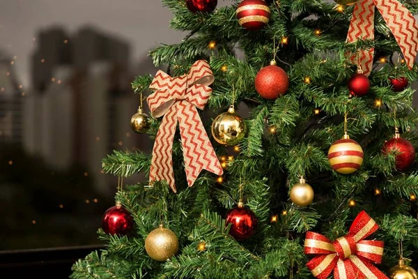 Veja as diferentes árvores de Natal das celebridades