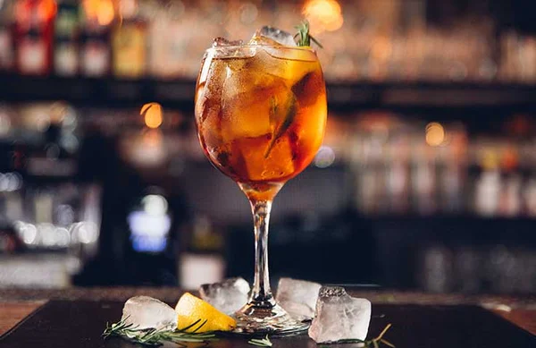 La Rubia lança carta de drinques feitos com Catuaba