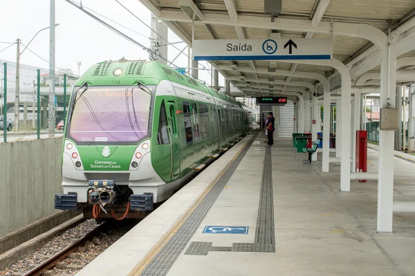 Imagem colorida, Homem é preso após ser flagrado se masturbando no metrô de Fortaleza-Metrópoles