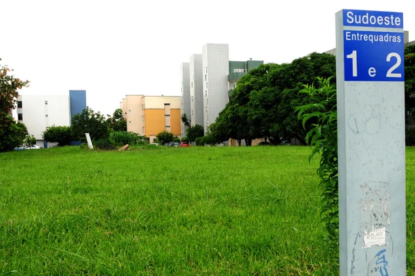 Mira voltada ao bolso do contribuinte. Rollemberg sanciona leis que aumentam arrecadação do GDF