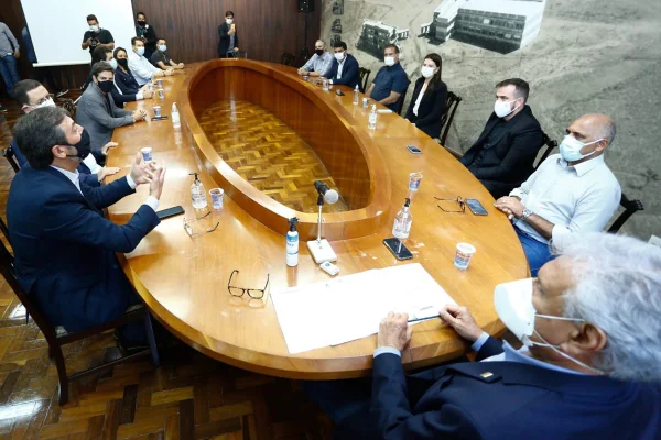Reunião Covid Caiado