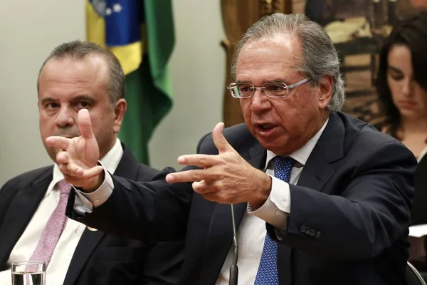 Governo pode elevar rentabilidade de contas do FGTS