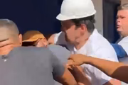Prefeito partiu para cima de um homem que acompanhava o repórter 