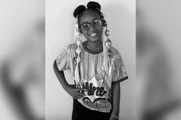 Menina de 8 anos baleada na cabeça em tentativa de assalto no RJ morre