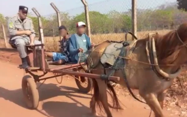 goias preso na carroça