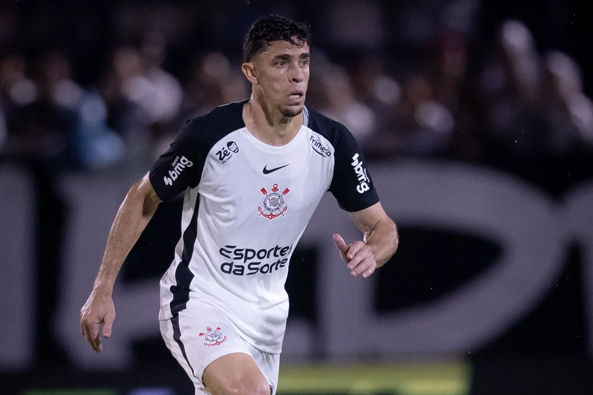 Gabriel Paulista se despede de Diniz e diz: "Vocês são os menos culpados"