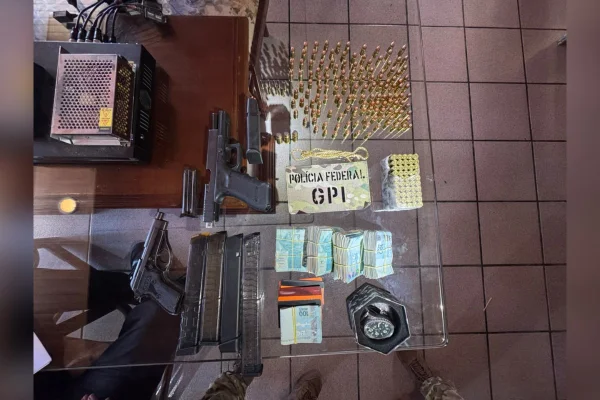 Encomenda dos EUA para Porto Alegre revela esquema de tráfico de armas
