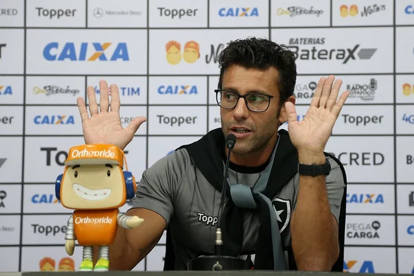 É oficial! Botafogo anuncia retorno do técnico Alberto Valentim