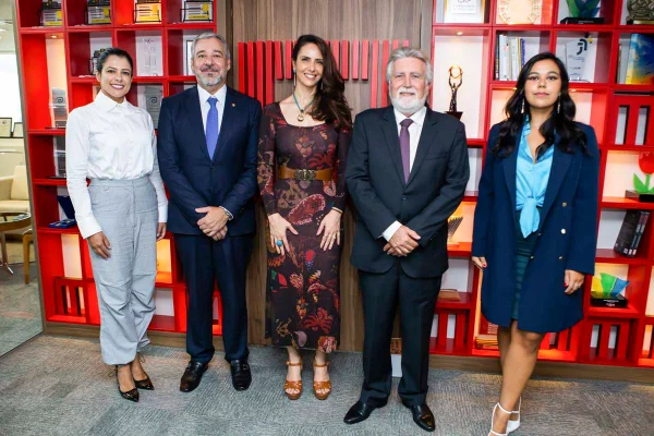 Presidente do TJDFT visita redação do Metrópoles