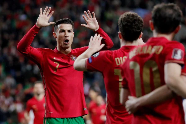 Portugal quase se complica, mas vence e fica a um passo da Copa