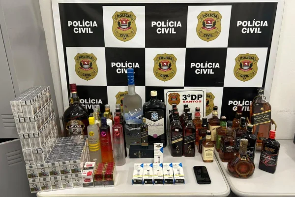 O dono da adega foi preso em flagrante durante ação policial. O comércio funcionava como ponto de armazenamento e venda de produtos ilícitos - Metrópoles