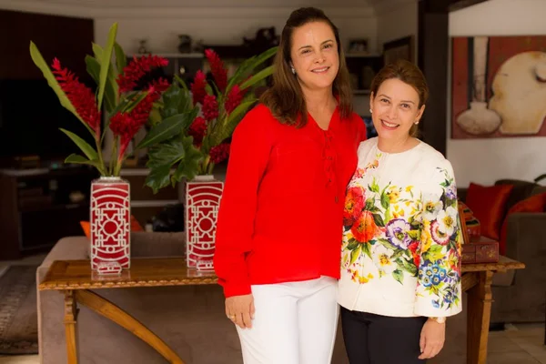 Créscia Morais celebra o aniversário da amiga Mônica Souza