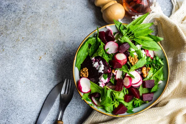 Salada com vegetais - Metrópoles