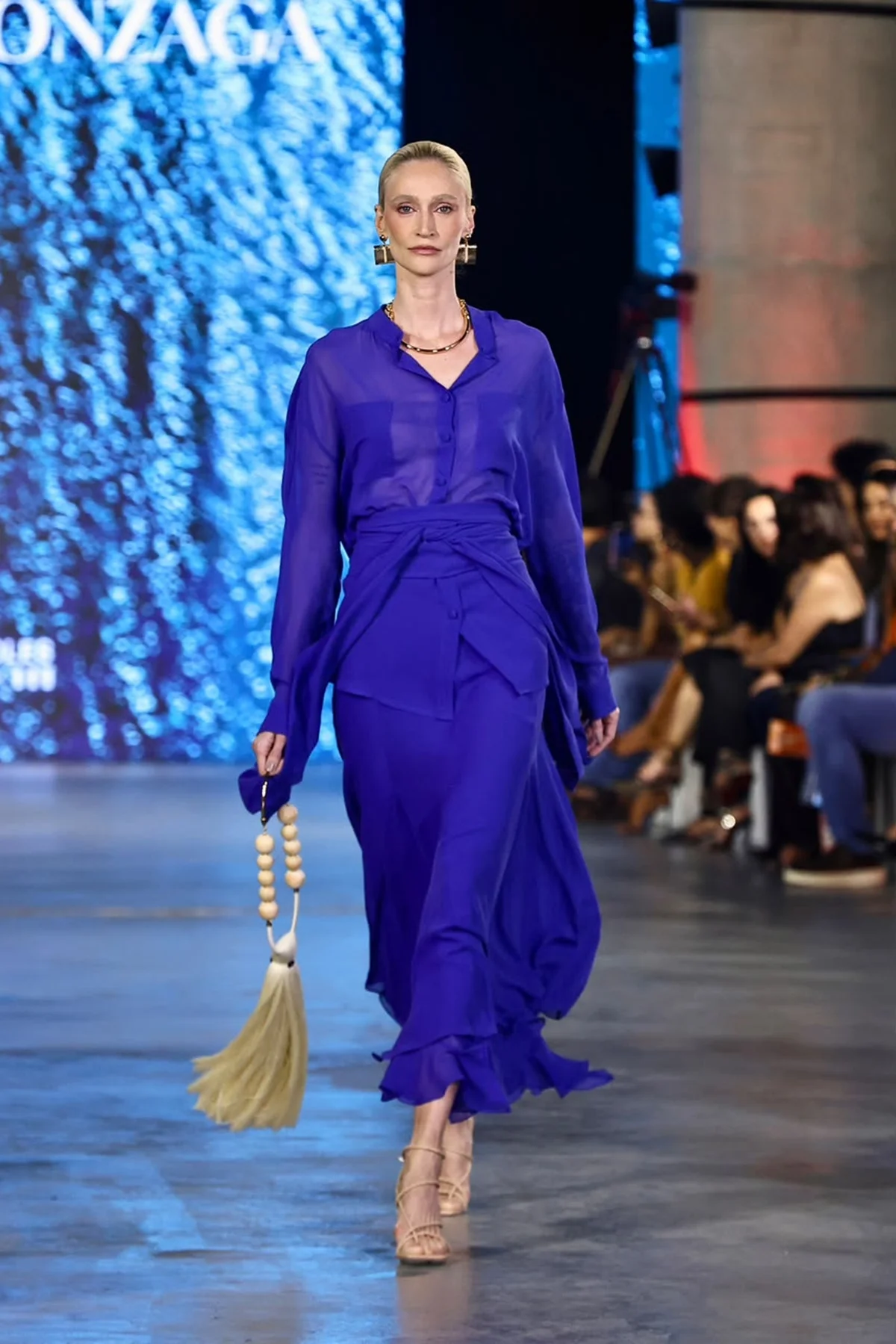 Vivi Orth abriu o desfile da Leticia Gonzaga no Metrópoles Catwalk Vivi Orth abriu o desfile da Leticia Gonzaga no Metrópoles Catwalk