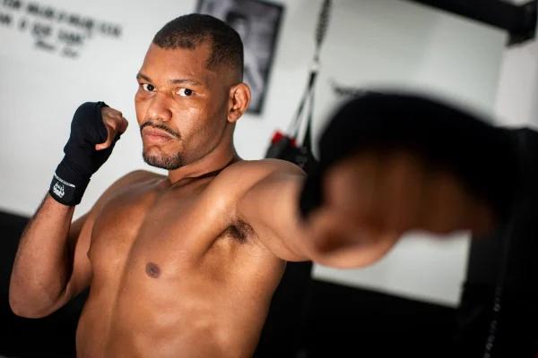 Conheça Djorden Shakur, lutador do DF que briga por uma vaga no UFC