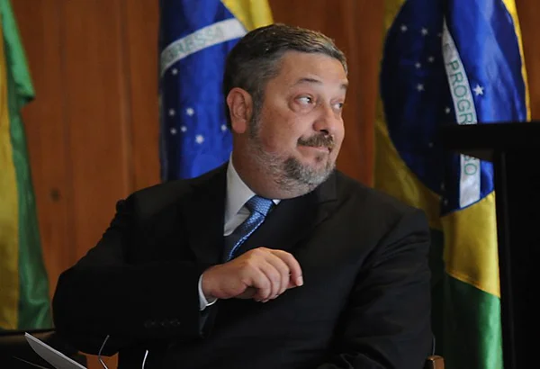Palocci delata jornalista Roberto D’Ávila