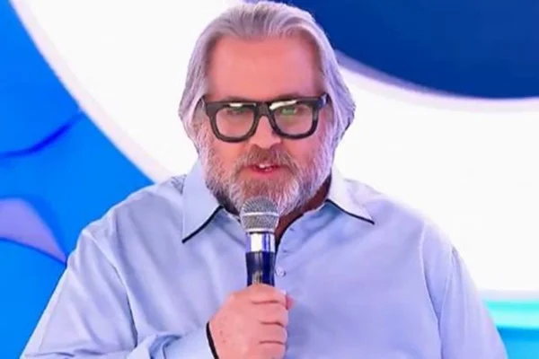 Leão Lobo diz que já fez sexo grupal com jovens na rua: “Foi ali mesmo”