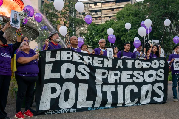 imagem colorida manifestacao pela libertacao de presos políticos na venezuela