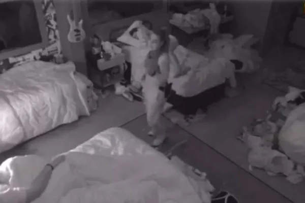 No BBB22, sisters usam pano de prato em partes íntimas: “Tava ardendo”
