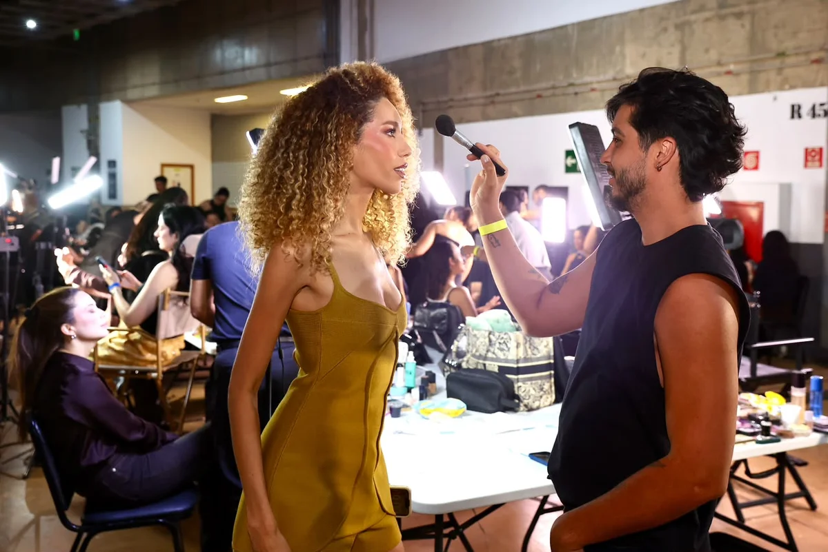 Metrópoles Catwalk une moda, música e saberes ancestrais na 3ª noite; veja - imagem 1 Metrópoles Catwalk une moda, música e saberes ancestrais na 3ª noite; veja - imagem 1