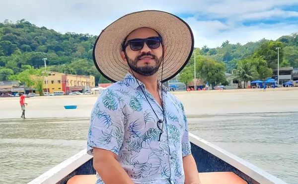 Imagem colorida de Julio Cesar turistando na Bahia - Metrópoles