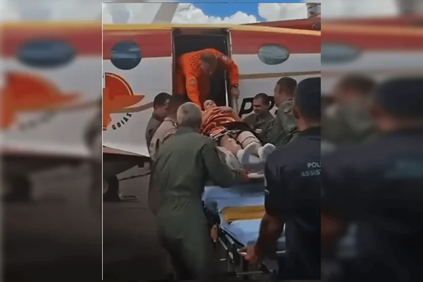 PM atropelada em abordagem é levada de avião para casa após cirurgia