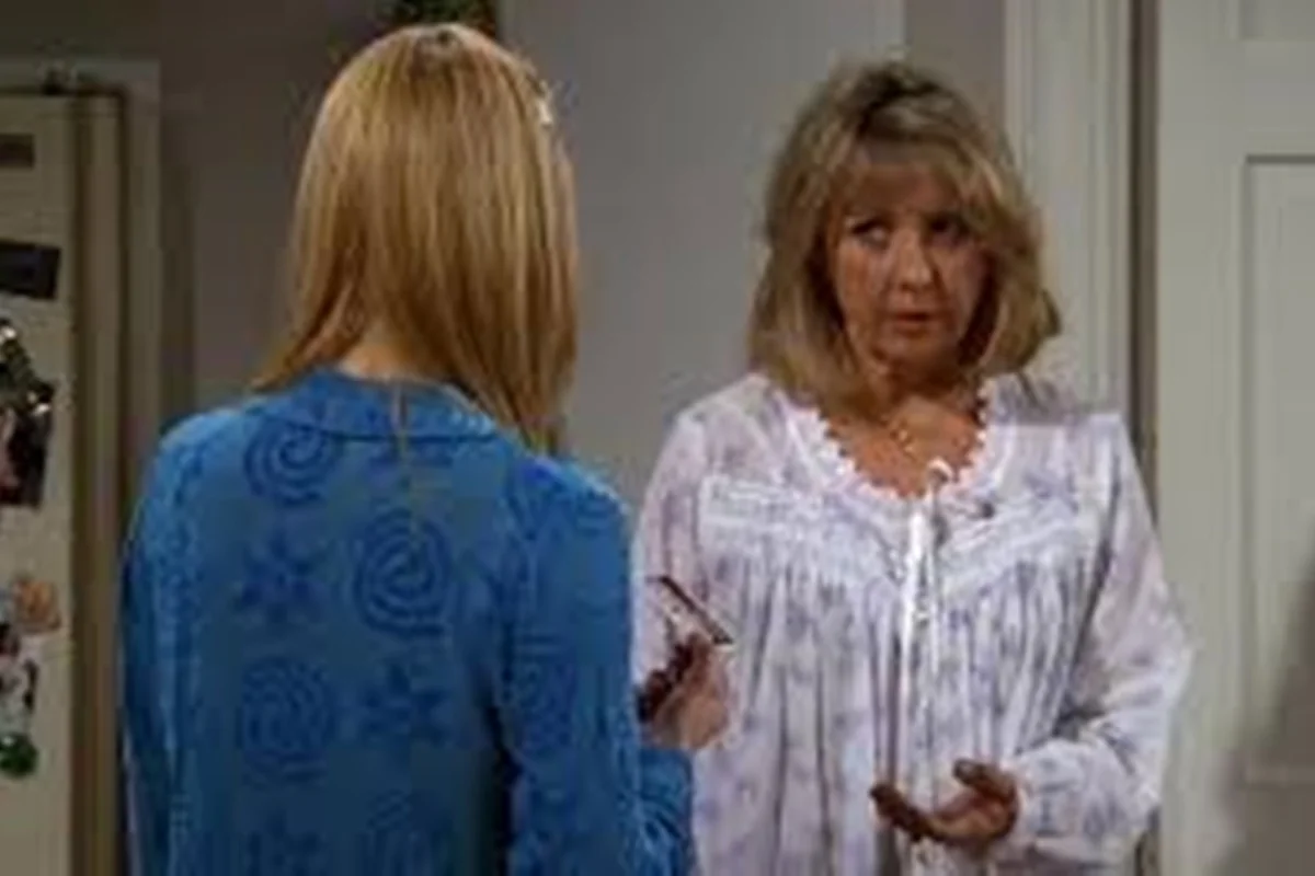 Teri Garr atuou por 3 episódios em Friends ao lado de Lisa Kudrow Teri Garr atuou por 3 episódios em Friends ao lado de Lisa Kudrow