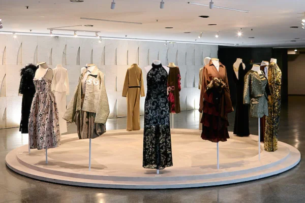 exposição metrópoles catwalk