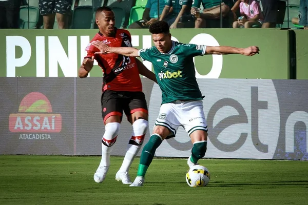 Imagem do jogo entre Goiás e Atlético-GO