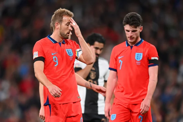 Itália derrota Hungria e está na semi; Inglaterra e Alemanha empatam